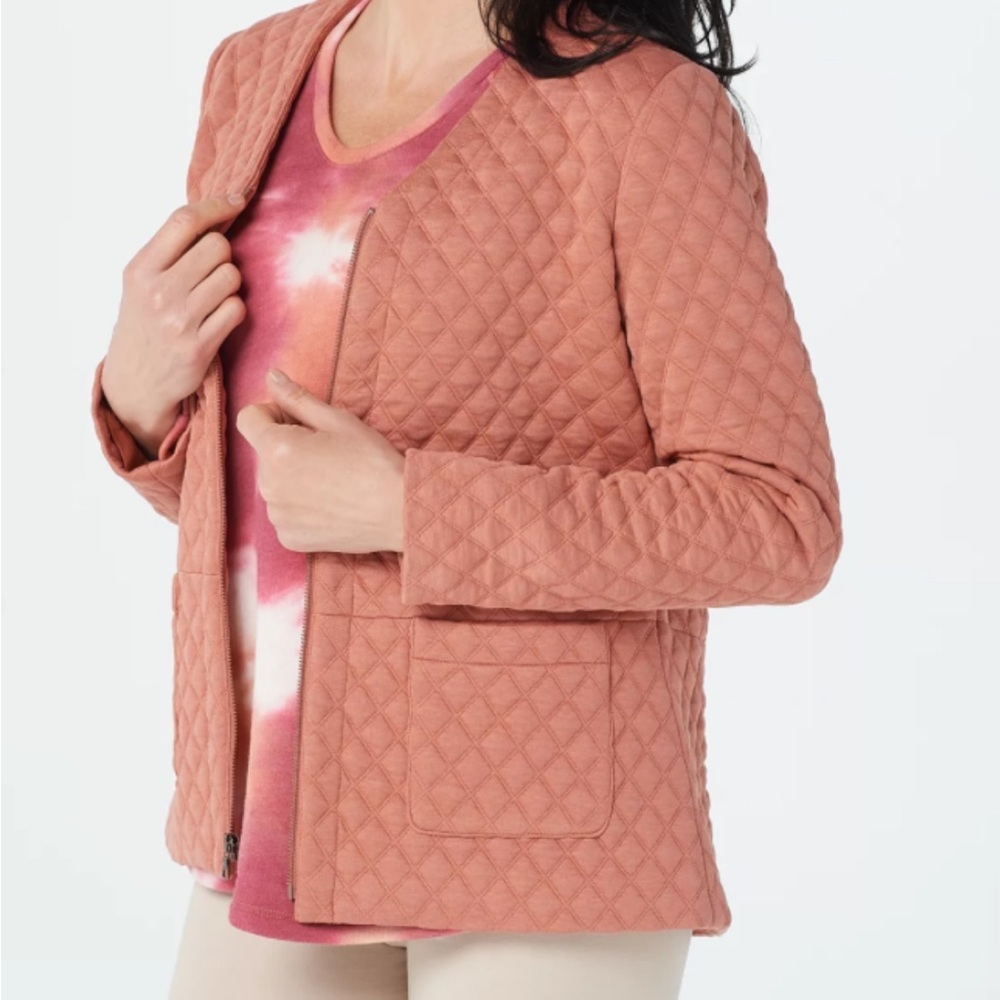 Logo by Lori Goldstein Salmon‎ Quilted Front Knit Jacket